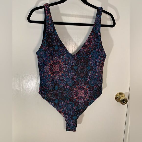 L*Space NWT black/pink/blue patterned low back one piece swimsuit Size 12 - Picture 1 of 6